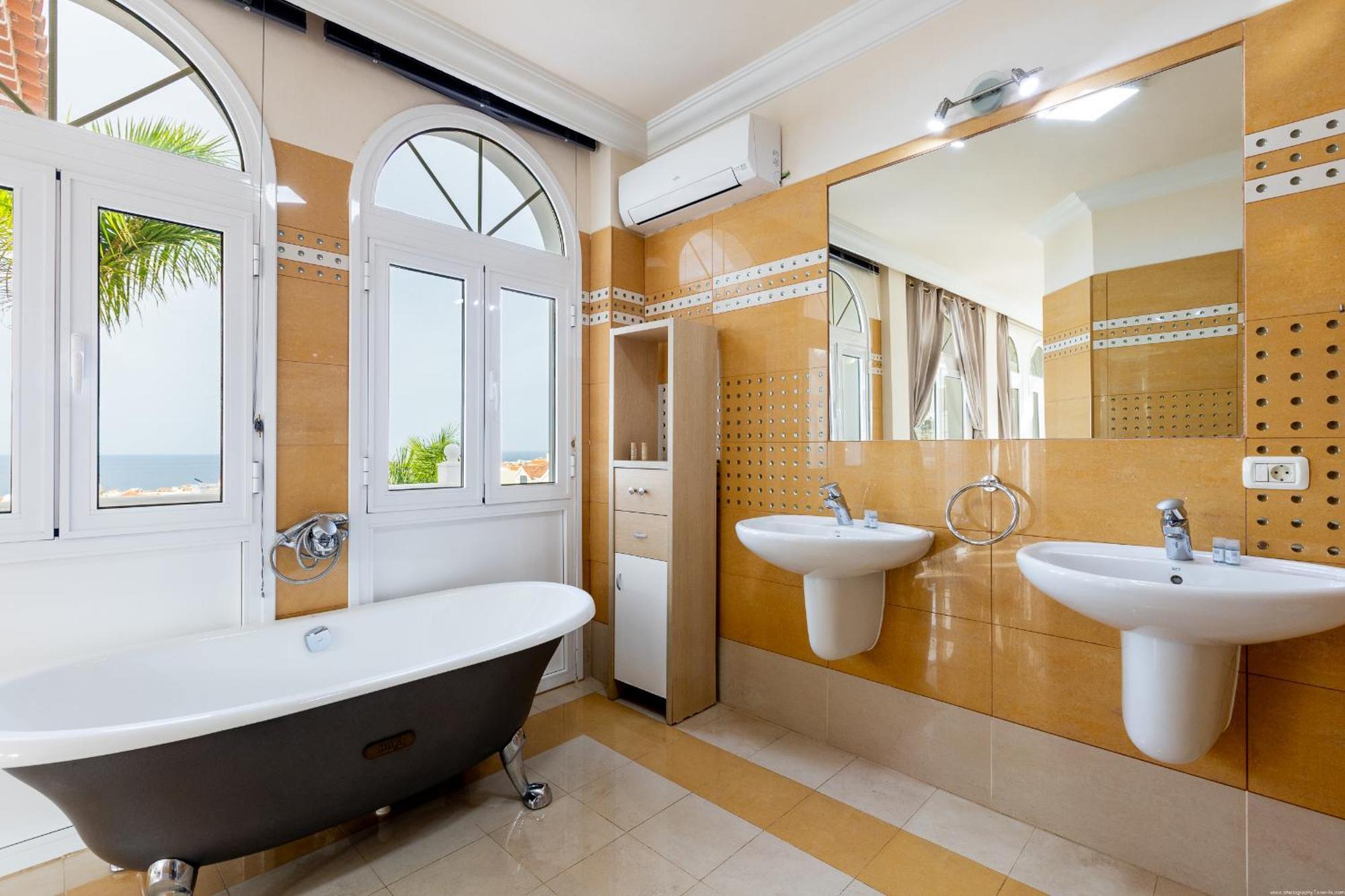 Villa Ocean Palm, Heated Pool! Costa Adeje  Extérieur photo